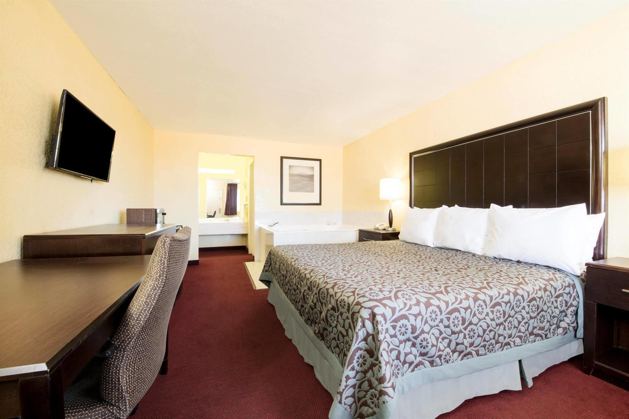 Days Inn By Wyndham Eastland Eksteriør bilde