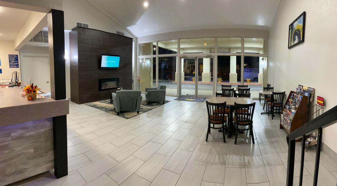 Days Inn By Wyndham Eastland Eksteriør bilde